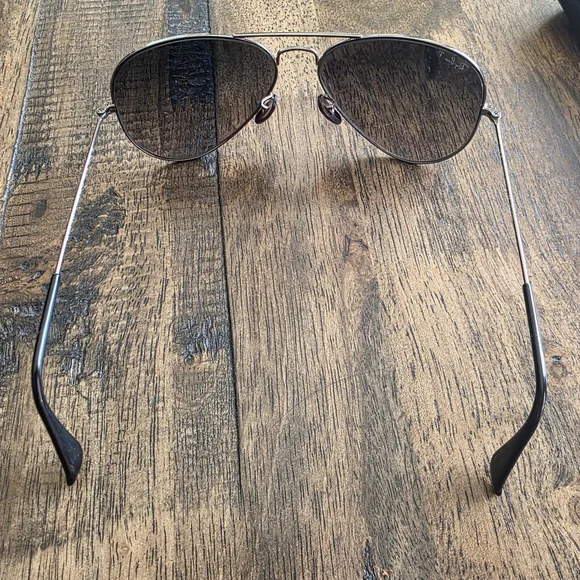 Ray-Ban Polorized Aviator Sunglasses With Blue Tint RB 3025 Authentic - Picture 4 of 15